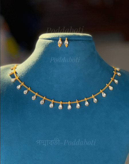 Elegant neckpiece with small cute Eartop