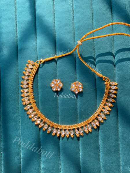 Gold plated simple necklace with cute earrings (Gold & Silver)