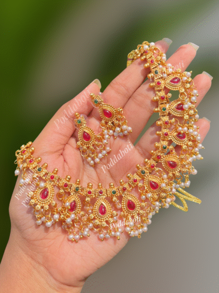 Gorgeous Matte Necklace with Gajra work