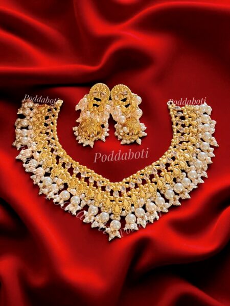 Gold plated necklace with beautiful Jhumka earrings